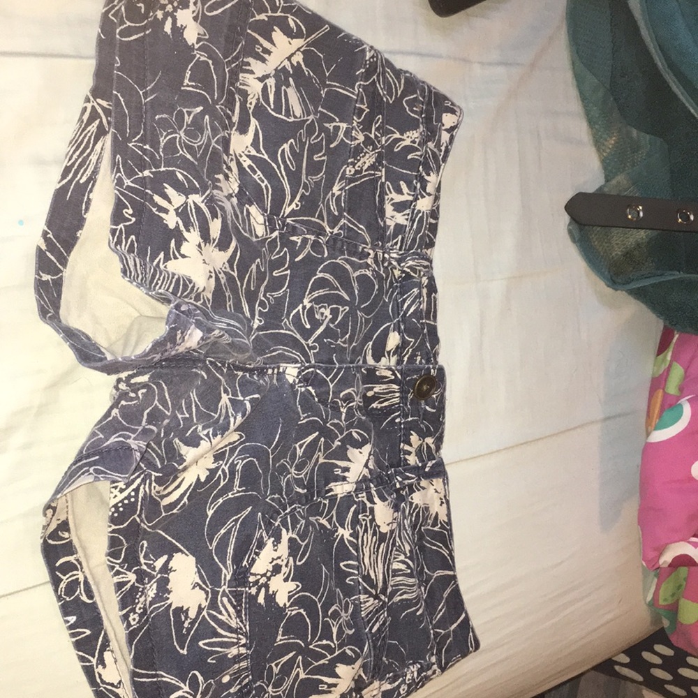 Tropical shorts